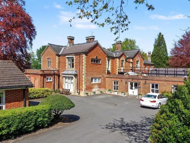 House for sale in Kings Worthy, Hampshire