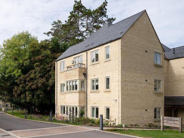 House for sale in Fossebridge, Gloucestershire