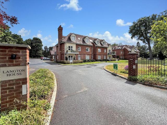 House for sale in Hillview, Surrey