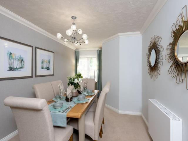 House for sale in Heol-las, Surrey