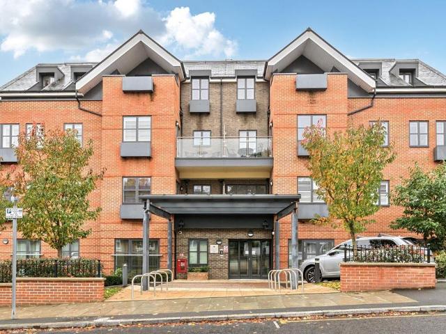 House for sale in London Borough of Merton, Raynes Park