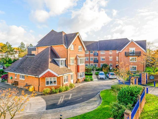 House for sale in Strawberry Hill, Greater London