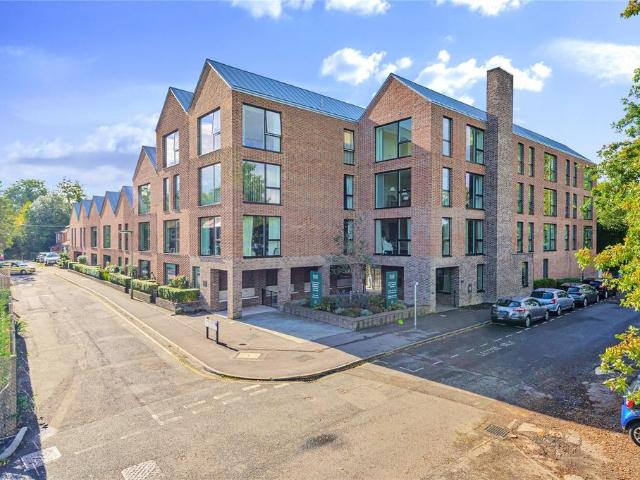 House for sale in Horsell, Woking