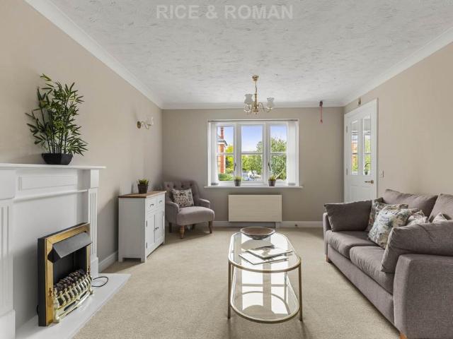 House for sale in Southgate, Greater London
