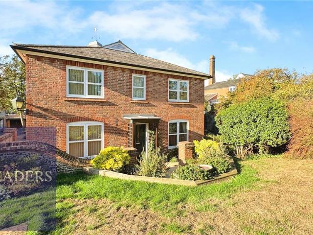 House for sale in Chipping Hill, Essex