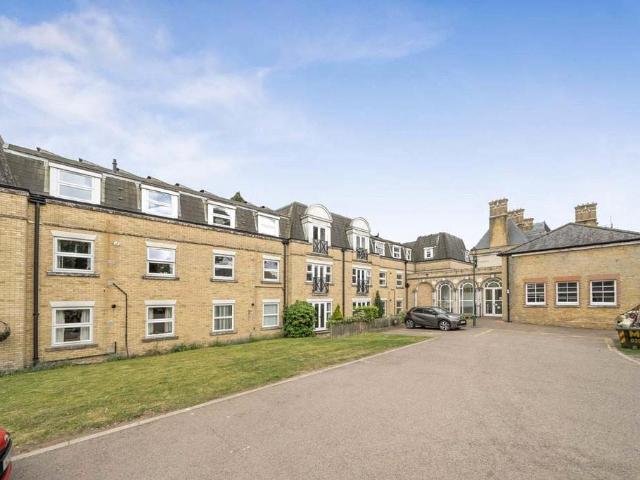 House for sale in Batchworth, Hertfordshire
