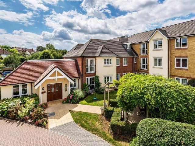 House for sale in Pachesham Park, Surrey