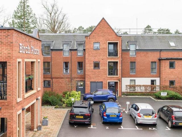 House for sale in Buckler's Park, Crowthorne