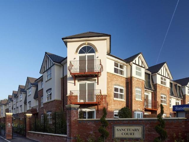 House for sale in Handforth