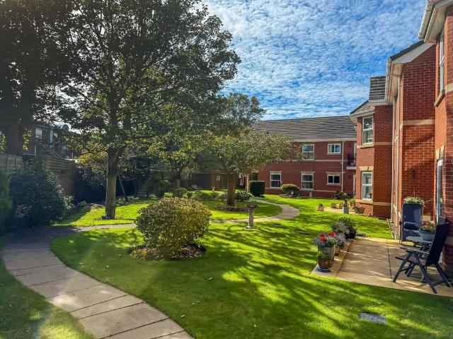 House for sale in Marshside, Southport