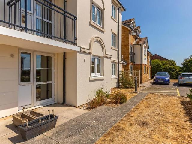 House for sale in Fishersgate, West Sussex