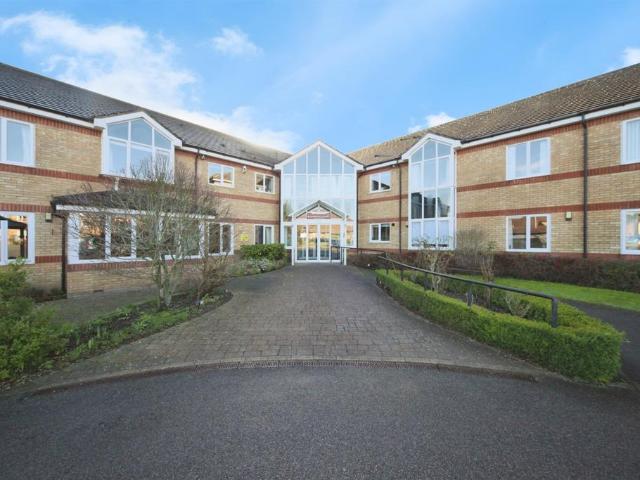 House for sale in Warden Hill, Luton