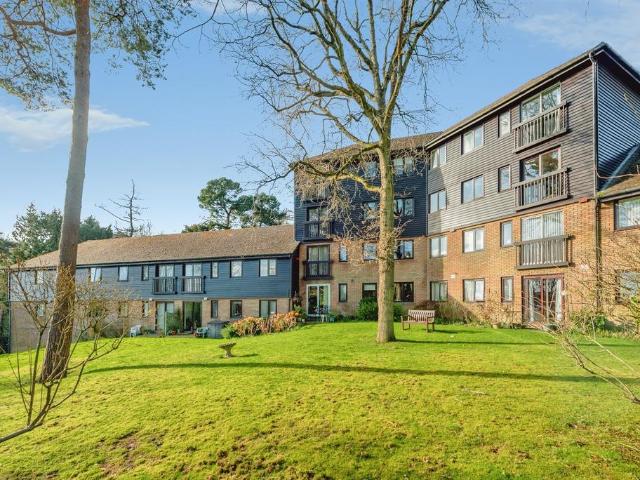 House for sale in Perryfields, West Sussex