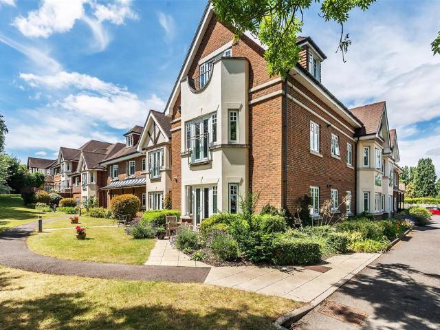 House for sale in Pachesham Park, Surrey