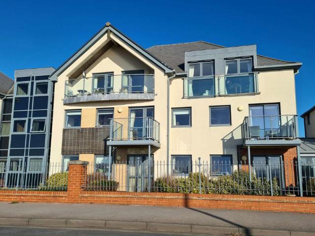 House for sale in Lee-on-the-Solent, Middlecroft