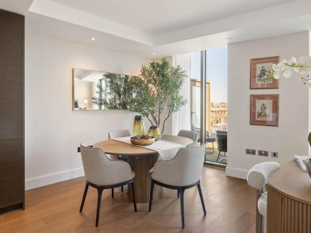 House for sale in Kensington, Greater London