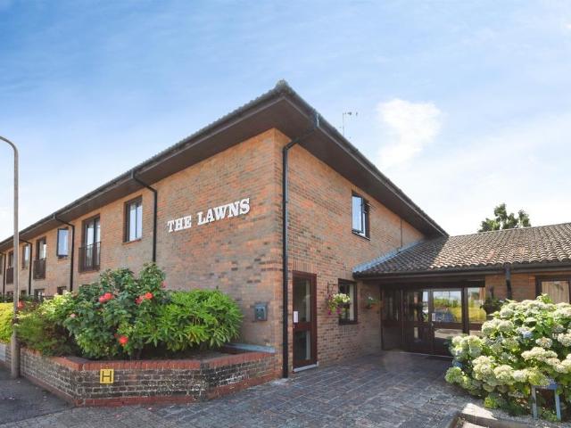House for sale in Navestock Side, Essex