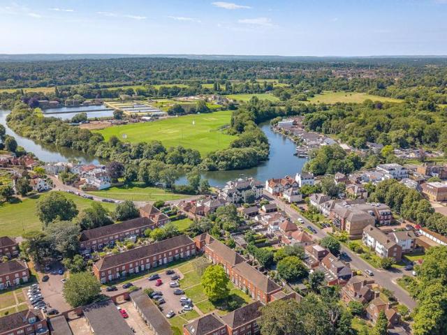 House for sale in Lower Halliford, Surrey