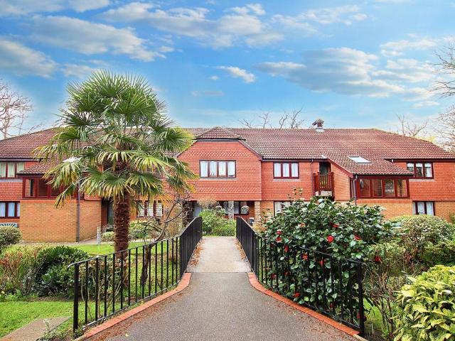 House for sale in West Wickham, Greater London
