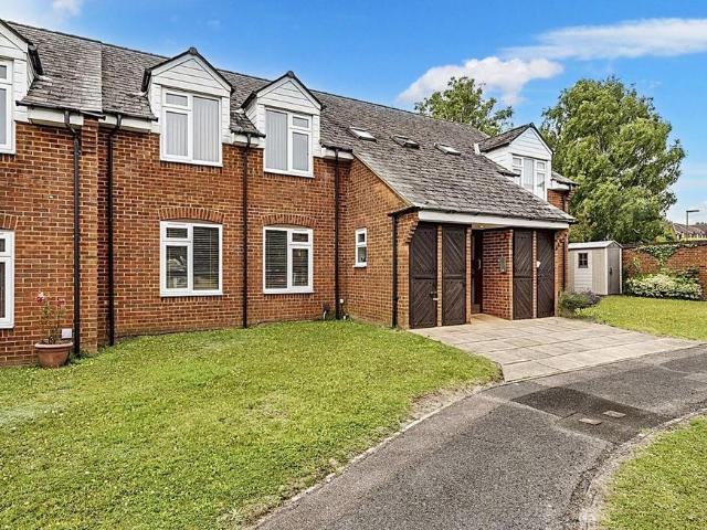 House for sale in Tattenham Corner, Reigate and Banstead
