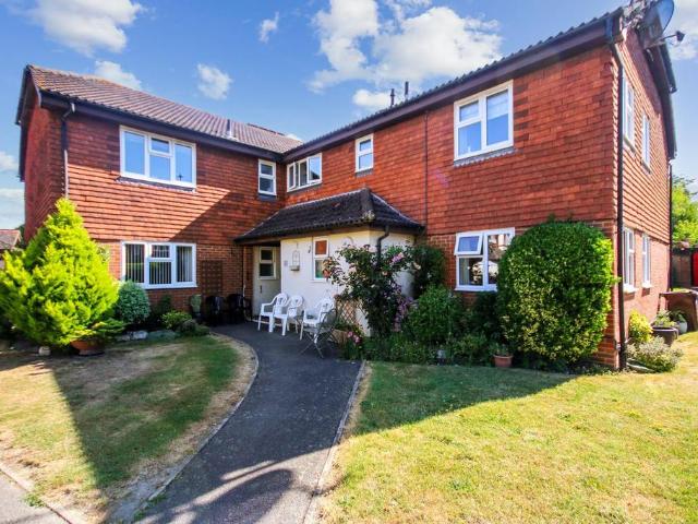 House for sale in Hillview, Surrey
