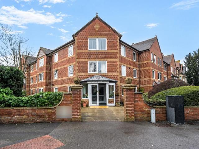 Flat for sale in The Slade, Oxfordshire