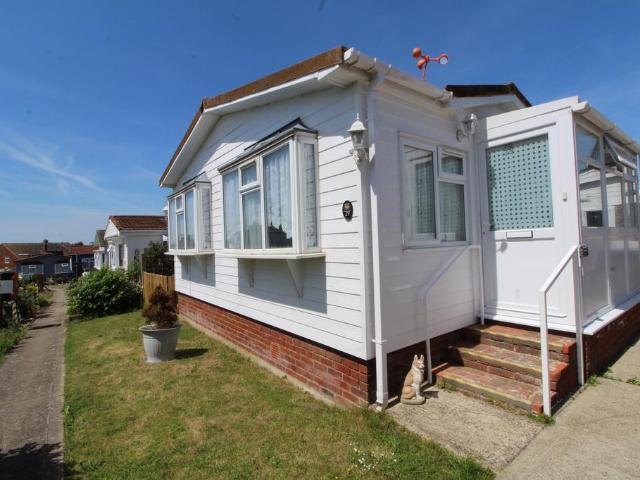 House for sale in Applegarth Park, Canterbury