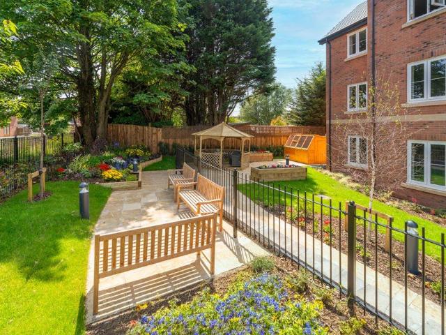 House for sale in Maghull, Kennessee Green