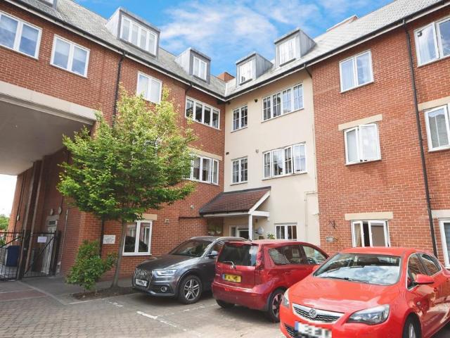 House for sale in Navestock Side, Essex