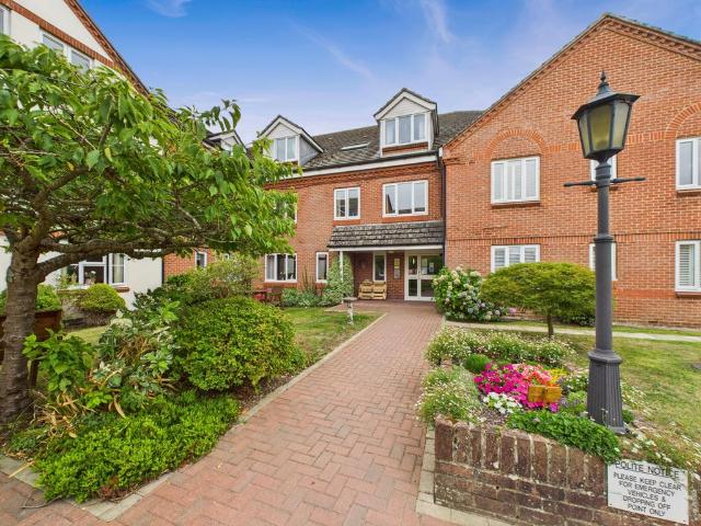Flat for sale in Fareham, Hampshire