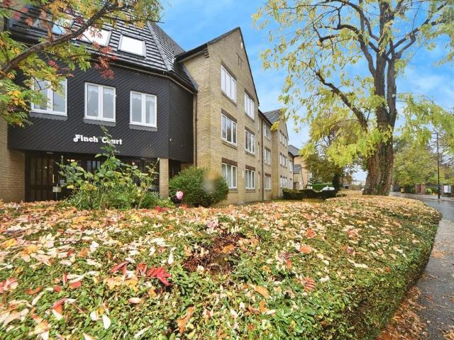 House for sale in Albany Park, Halfway Street