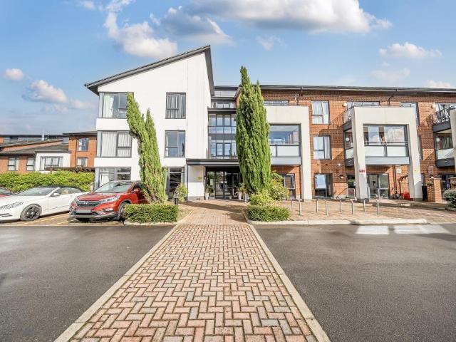 Flat for sale in The Slade, Oxfordshire