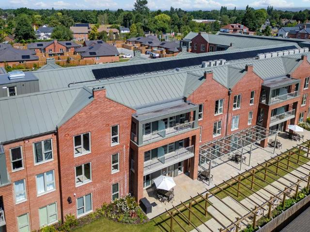 House for sale in Woodford Green, Greater Manchester