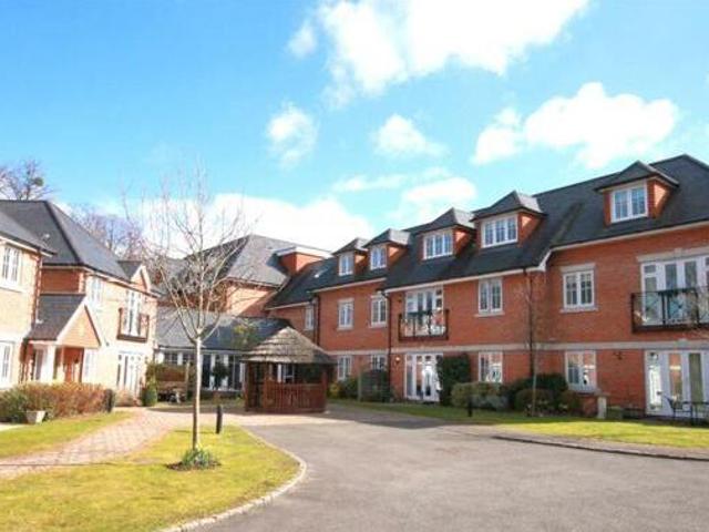 House for sale in Pachesham Park, Surrey