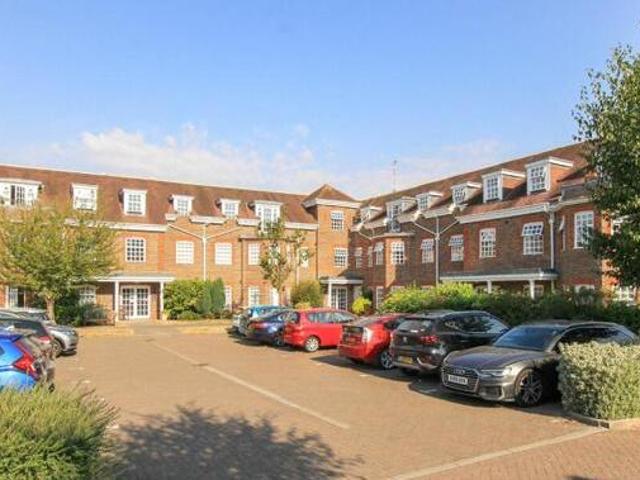House for sale in Castle Village, Dacorum