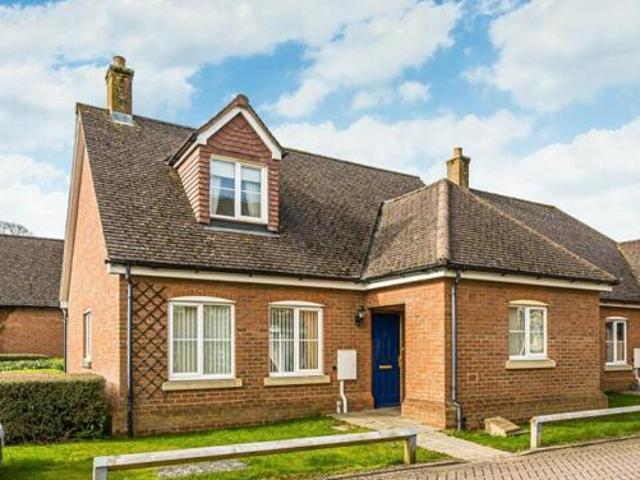 House for sale in Cawston, New Bilton