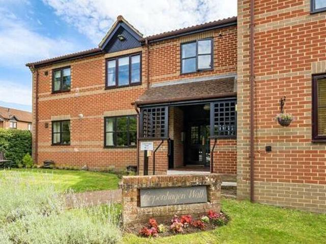 House for sale in Crowthorne