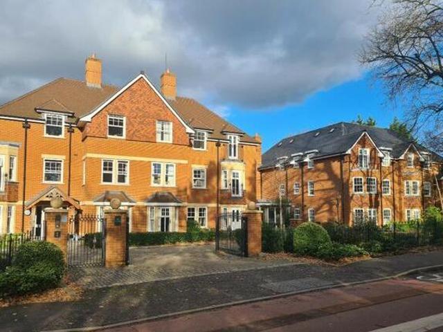 House for sale in Crowthorne