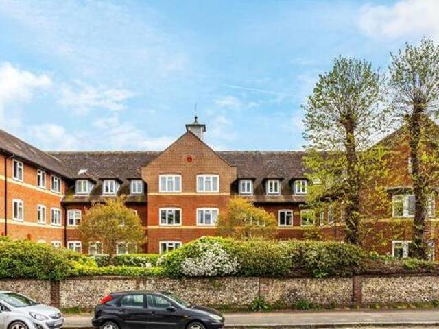 House for sale in Pachesham Park, Surrey