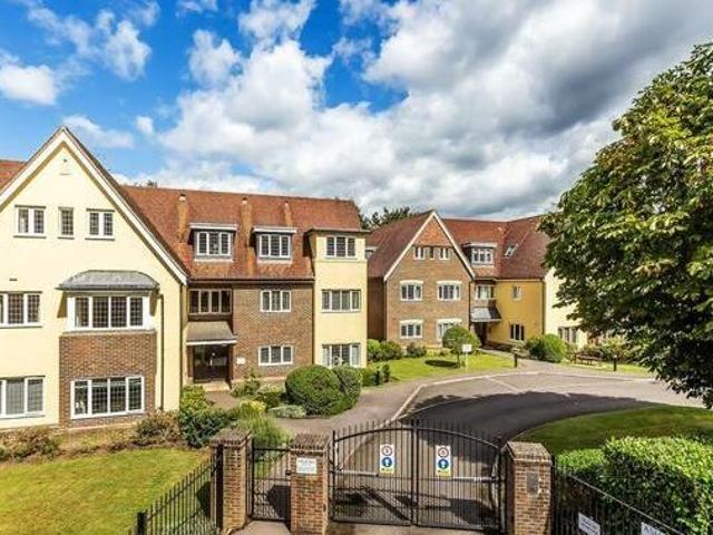 House for sale in Pachesham Park, Surrey