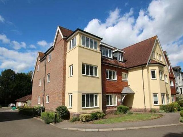 House for sale in Pachesham Park, Surrey