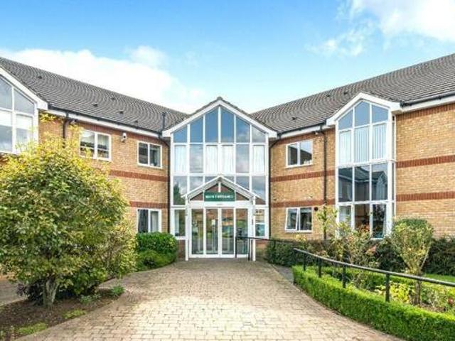 House for sale in Luton