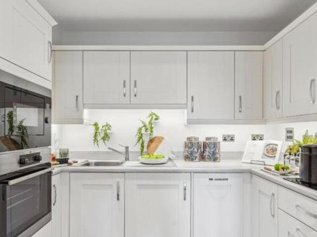 House for sale in Luton