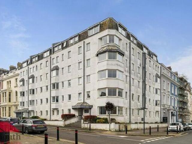 House for sale in Follaton, Strode