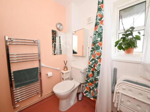 Apartment for sale in Teddington, Greater London