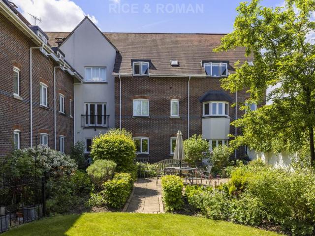 House for rent in Blackhills, Surrey