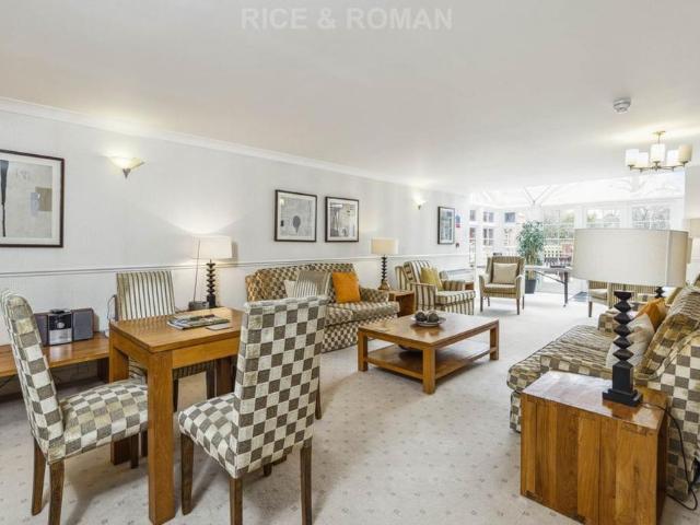 House for rent in Sunningdale