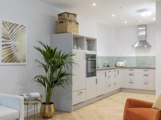 House for rent in Pachesham Park, Surrey