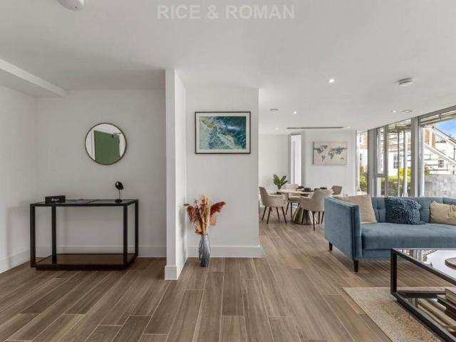 House for rent in Thorpe, Row Town