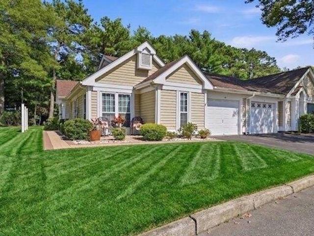 Condo for sale in Centereach, New York